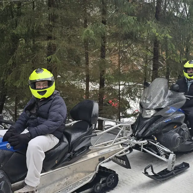 Motoneige — Romanian Unique Tours 4