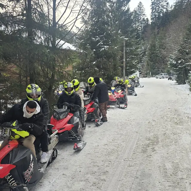 Motoneige — Romanian Unique Tours 5