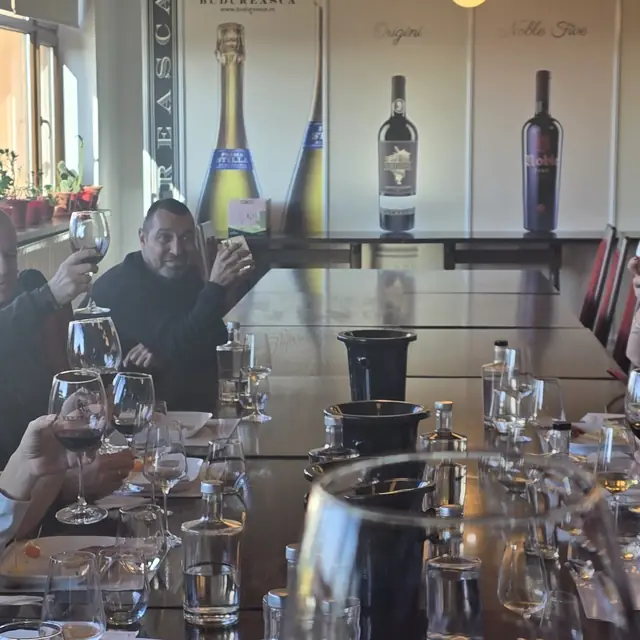 Vignobles — Romanian Unique Tours 3